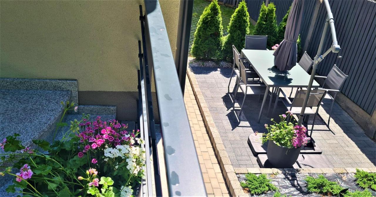Urban Apartments Studio No 4A, Free Private Parking, Self Check-In Chorzow Exterior photo